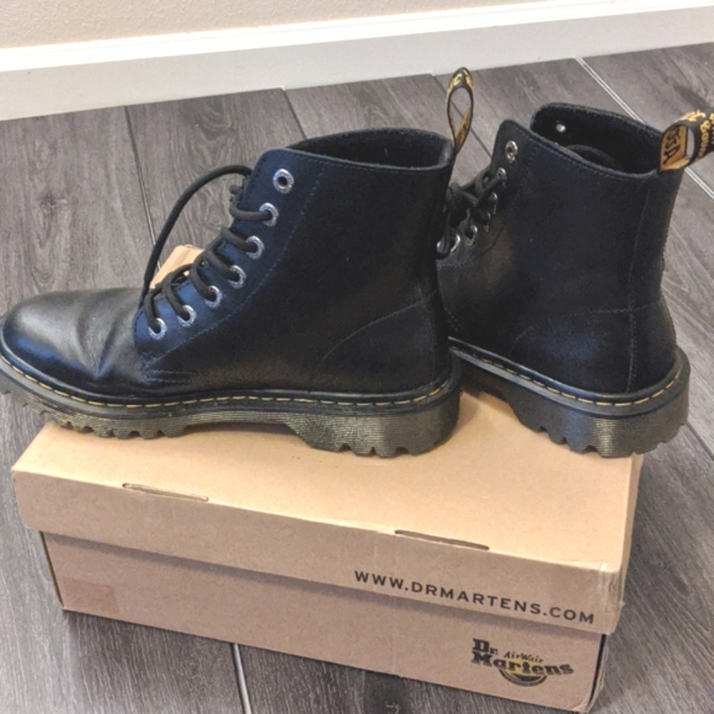 Dr. Martens Luana Boots